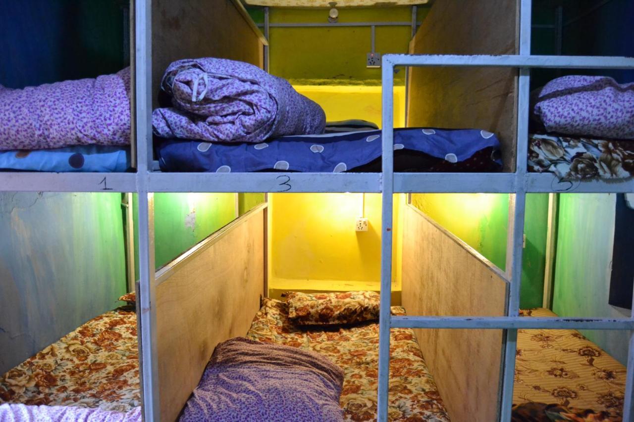 Fireflies Hostel Катманду Екстериор снимка