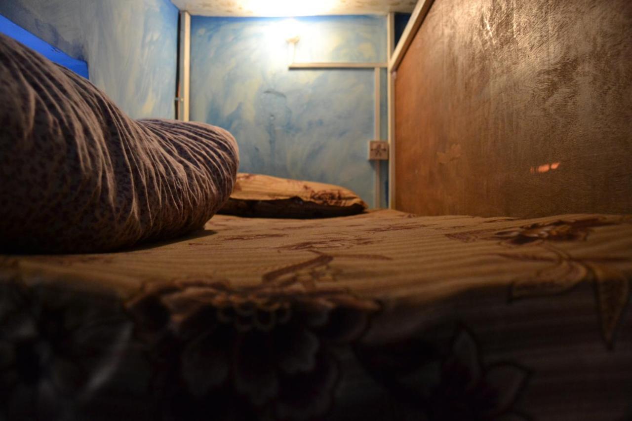 Fireflies Hostel Катманду Екстериор снимка