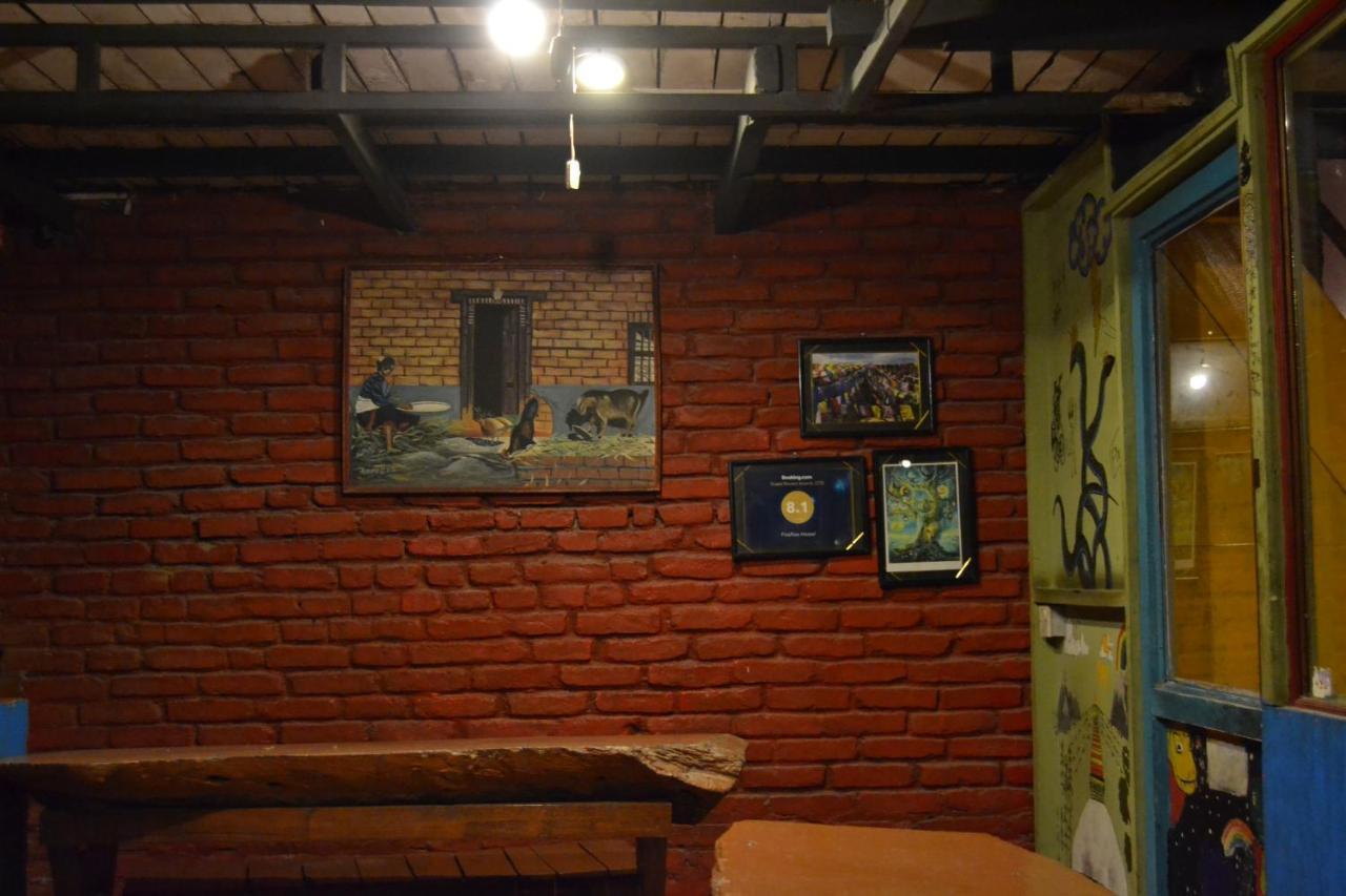 Fireflies Hostel Катманду Екстериор снимка