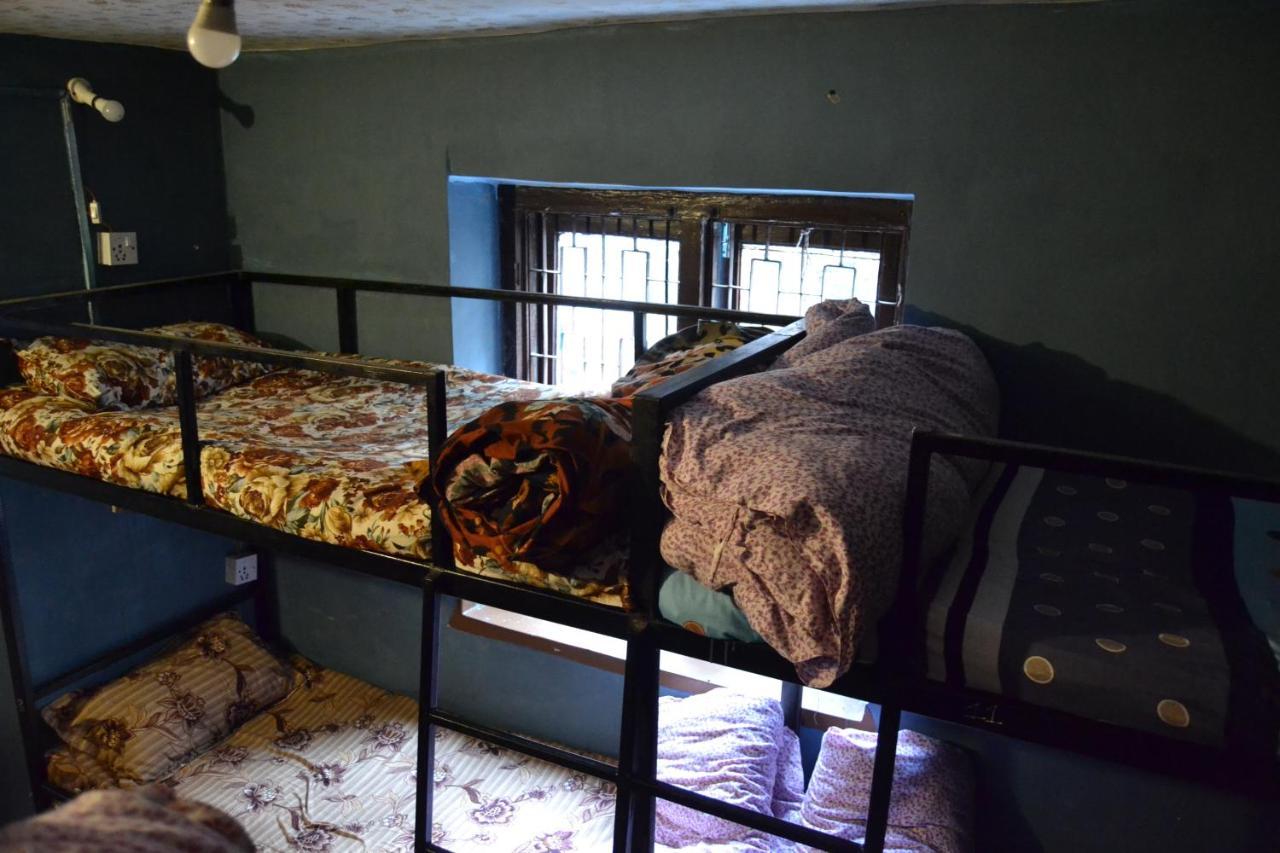 Fireflies Hostel Катманду Екстериор снимка